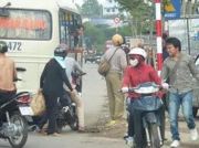 lat-tay-xe-du-nhoi-khach-gia-hieu-chat-luong-cao